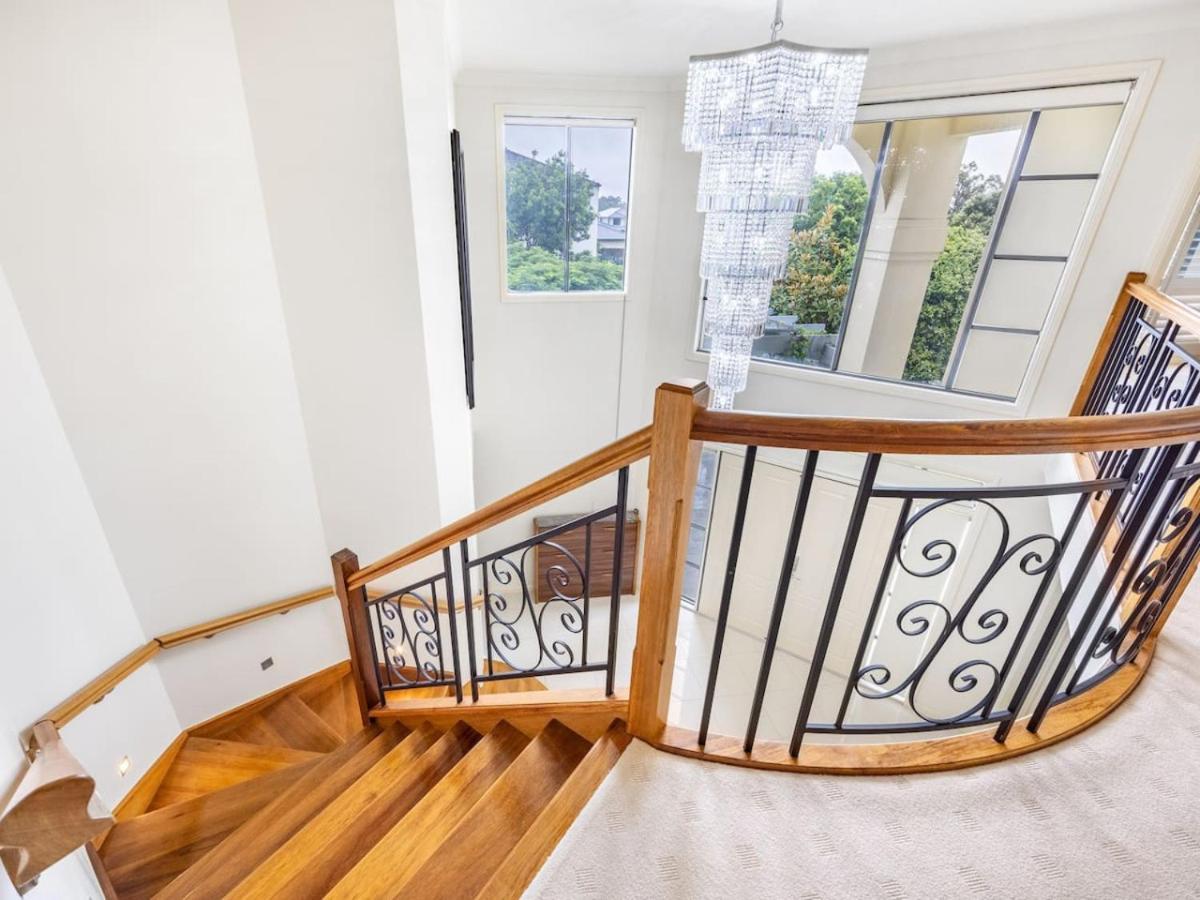 Spacious Comfy 5 Bedroom Home Near Sunnybank ブリスベン エクステリア 写真